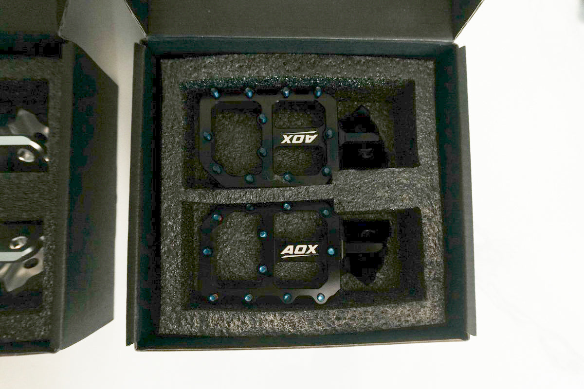 Titanium Wide Pegs (ALL E-Motos)